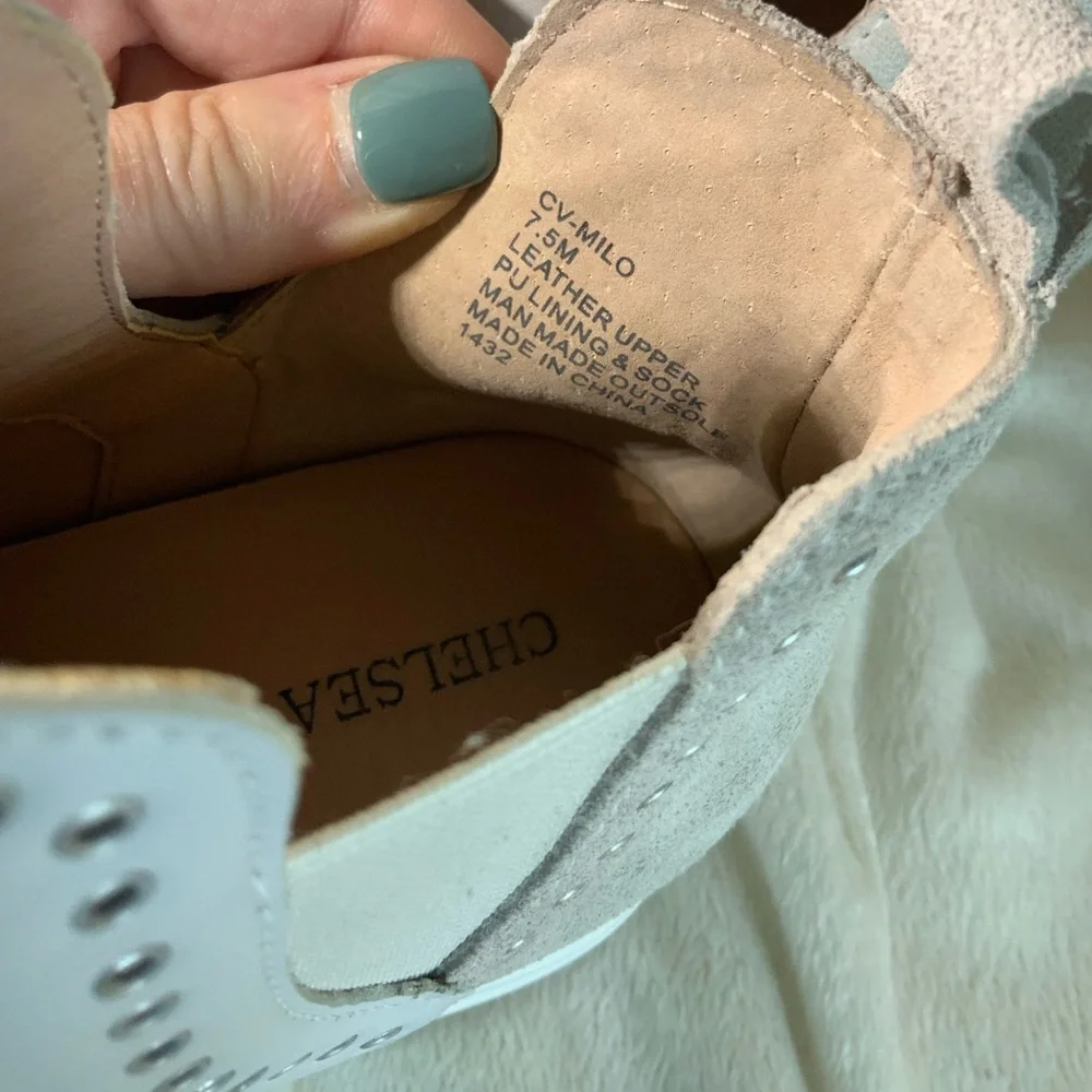 Chelsea & Violet “Milo” Gray Leather Wedge Booties Suede accents women size 7.5